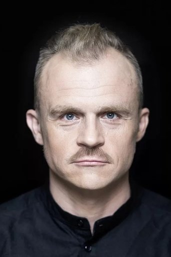 Piotr Rogucki headshot