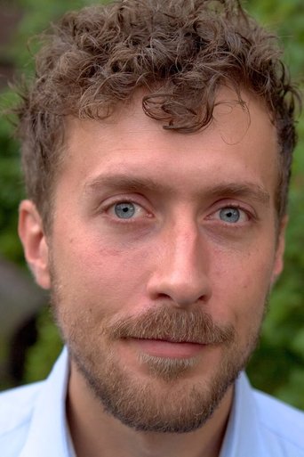 Brandon DeWyn headshot