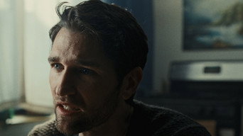 Cena 1 de A Broken Man