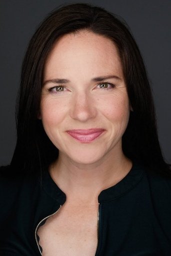 Erin Mackinnon headshot