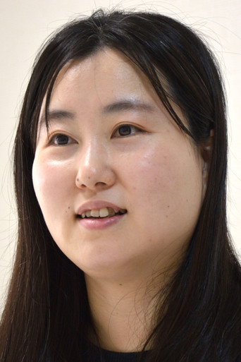 石黒麻衣 Foto 1