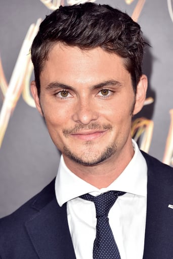 Image of Shiloh Fernandez