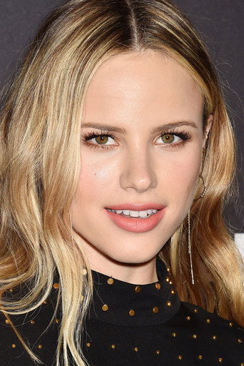 Halston Sage — photo 14