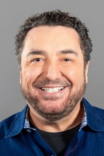 Damian Muziani headshot