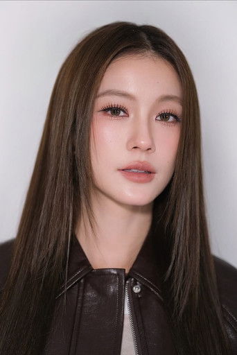 Tipnaree Weerawatnodom is Paeng Piyada