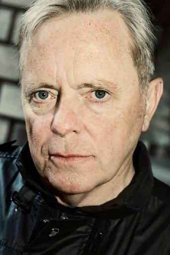 Image of Bernard Sumner