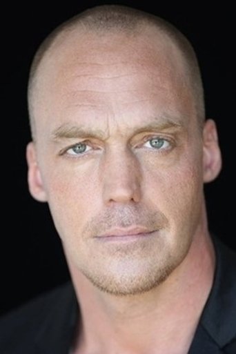 Duncan Meadows headshot