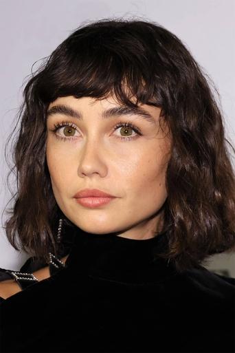 Sydney Chandler headshot