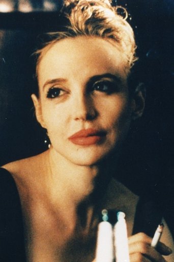 Anna Thomson headshot