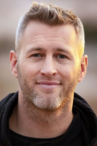 Matthew Ninaber headshot