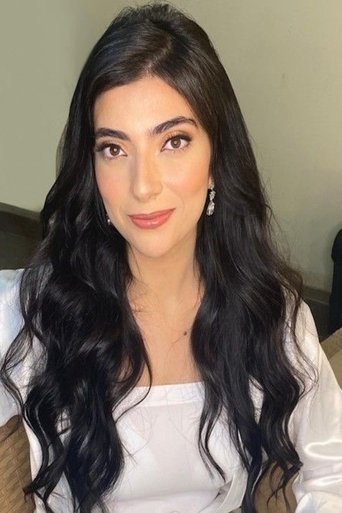 Muhra Medhat hace el papel de  Muhra Medhat