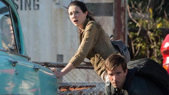 Laura Mennell — photo 2