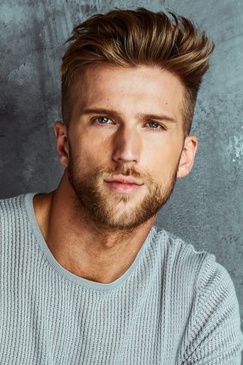 Taylor James headshot