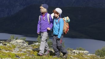 Casper and Emma Go Hiking (2017)