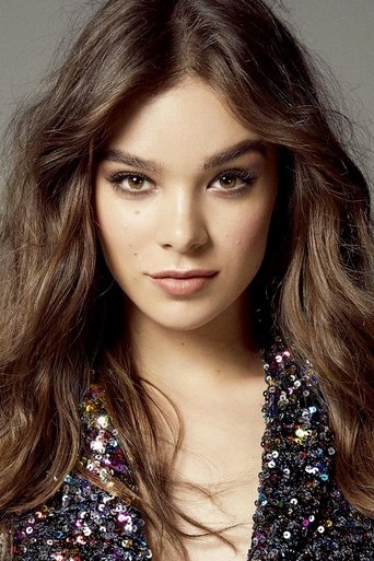 Hailee Steinfeld headshot