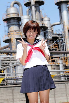 工場萌え美少女 紗倉まな 18歳 (2011)