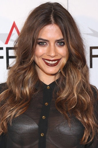 Lorenza Izzo — photo 13