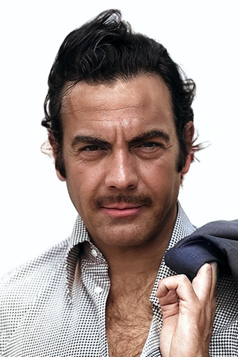 Ayhan Işık — photo 6