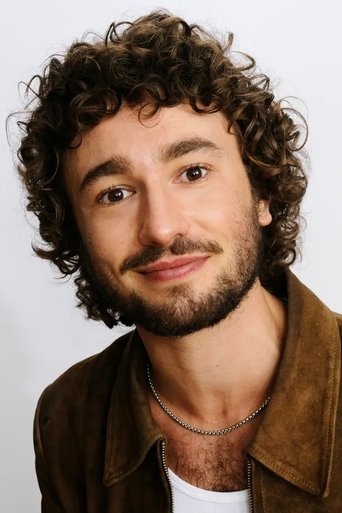 Gabriel LaBelle headshot