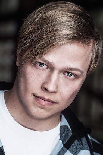Erik Junnola headshot
