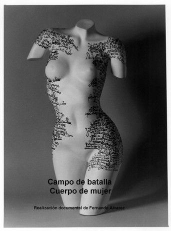Campo de batalla. Cuerpo de mujer poster