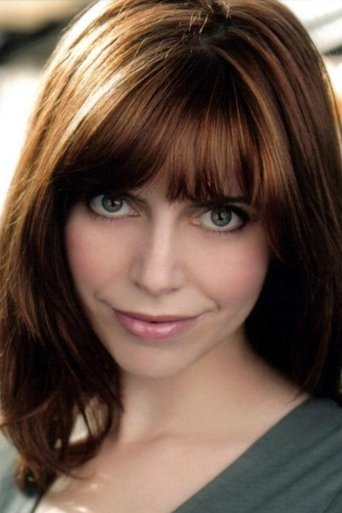 Toni Saladna headshot
