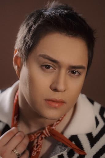 Image of Enrique Gil