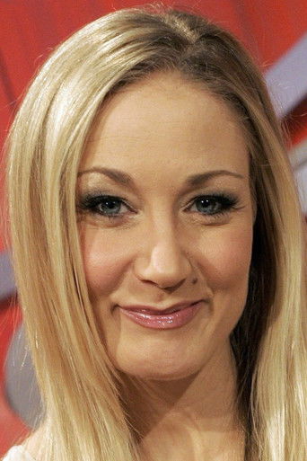 Janine Kunze is Ellen Bannenberg