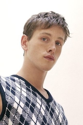 Harris Dickinson