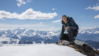Bear Grylls: Man vs Everest (2014)
