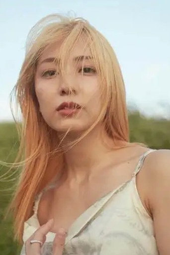小島梨里杏