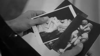 #10 Двоє людей, що обмінюються слиною