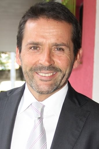 Image of Alejandro Aragón