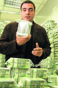 Władcy marionetek (2010)