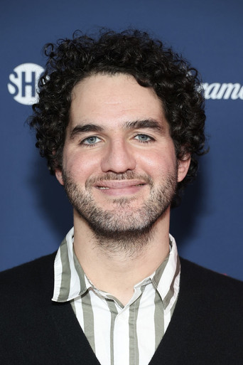 Benny Safdie is Dougie Schecter