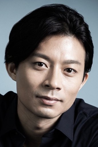 Ryosuke Takahashi headshot