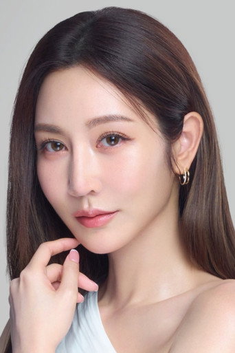 曾莞婷の人物画像 2