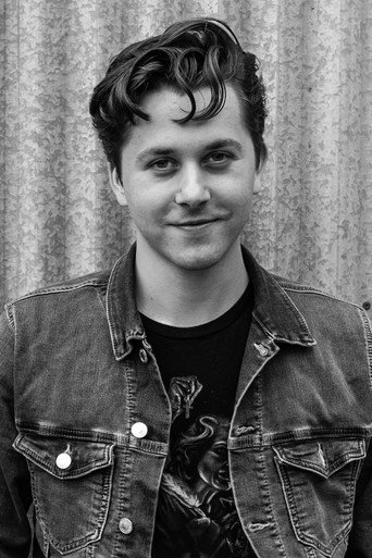 Charlie Steeds photo 4