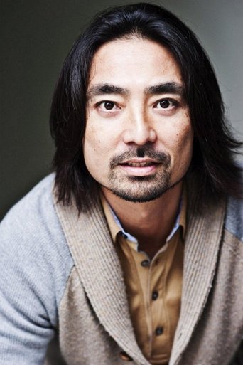 Akira Koieyama headshot