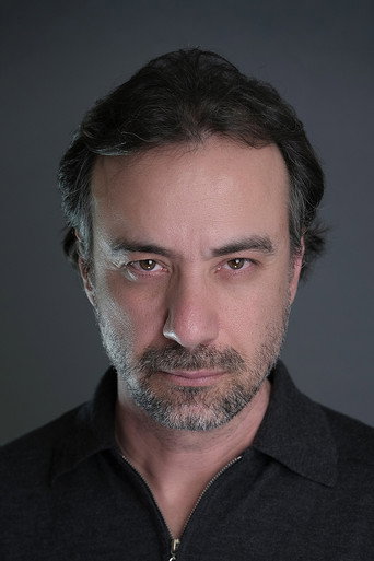 Devrim Nasの人物画像 2