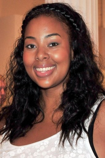 Mia Amber Davis headshot