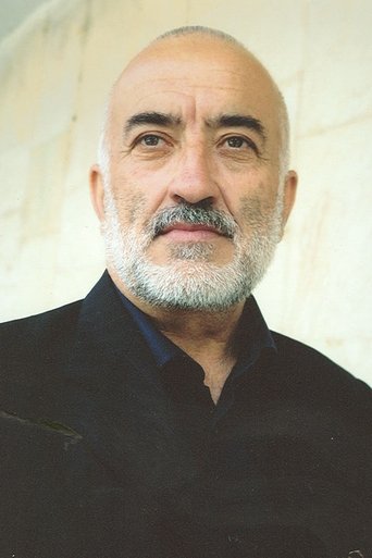 Azalbek Nazriyev hace el papel de  Azalbek Nazriyev