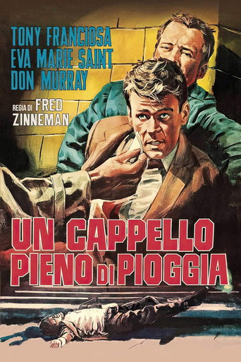 Un cappello pieno di pioggia