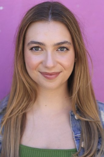 Katherine Edgar hace el papel de Claudia Katherine Edgar