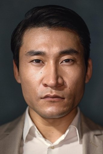 Rui Shang headshot