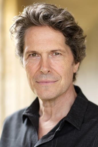 Neil Roberts headshot