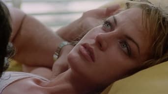 La ragazza dal pigiama giallo