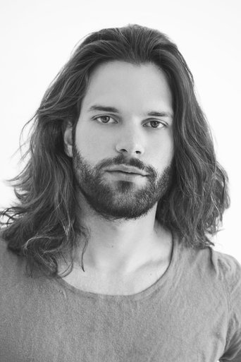 Nikolas Bravos headshot