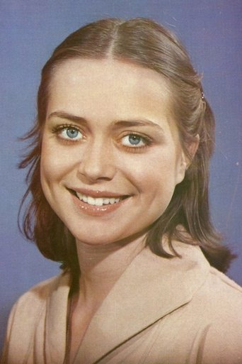 Cristina Mullins is Santinha