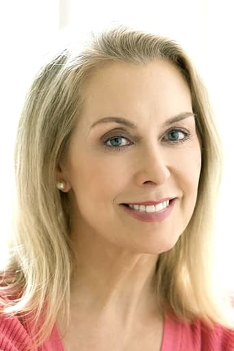 Mary McMillan headshot